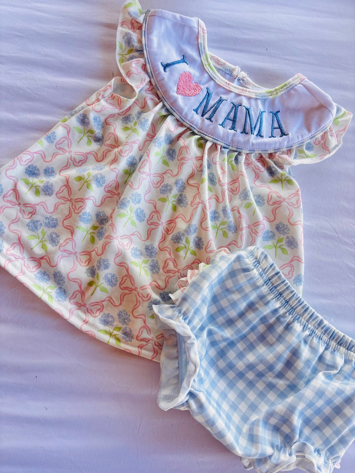 I love mama Bummie set