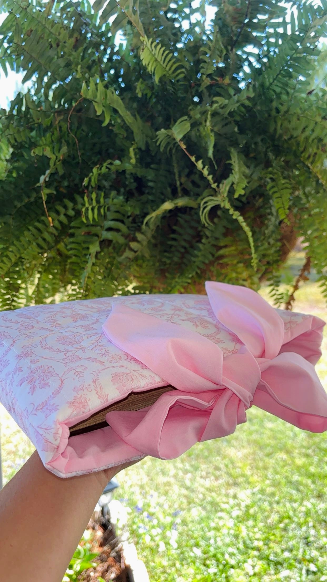 Quilted Pink Bible Case