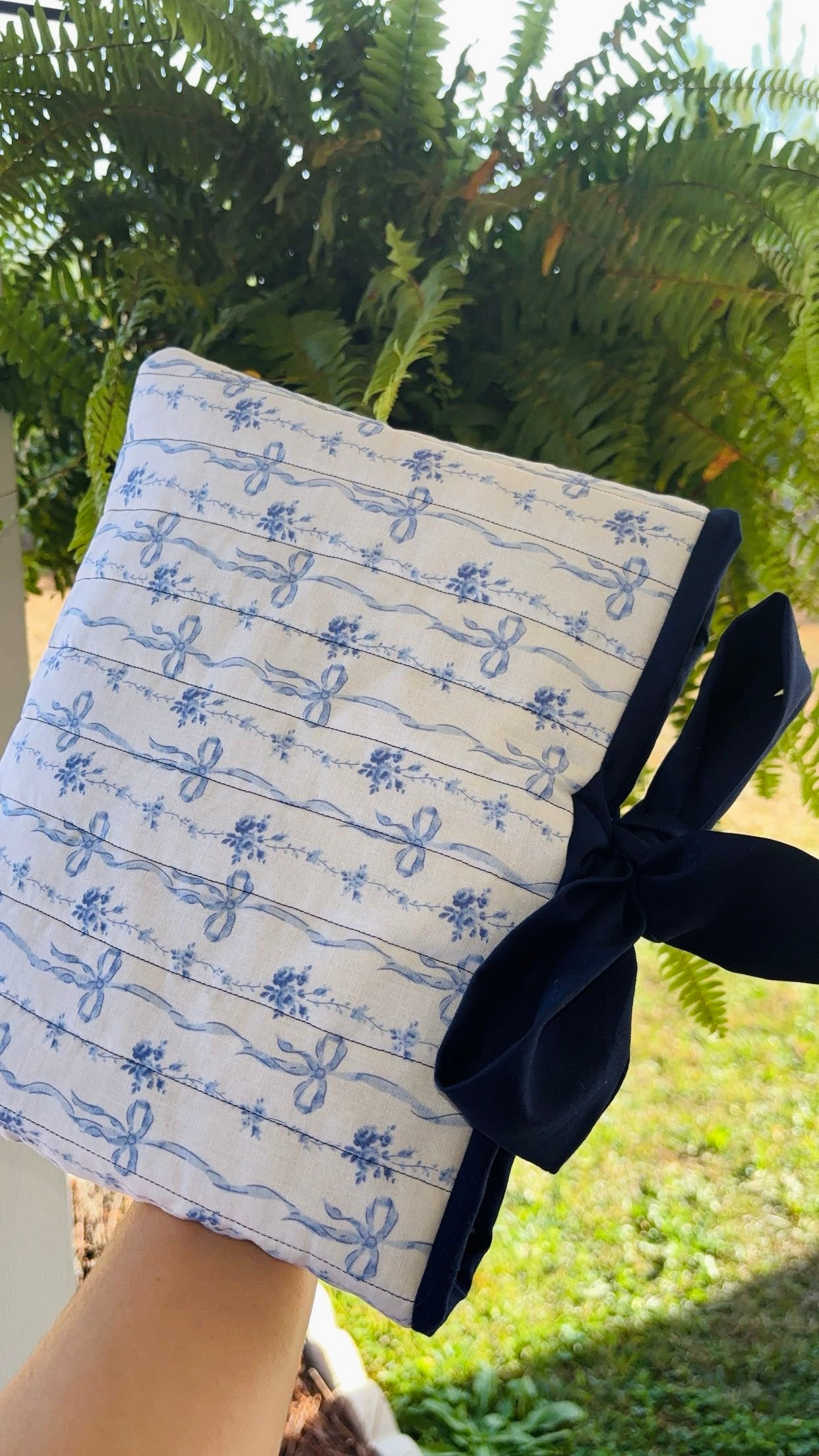 Blue Bow Quilted Bible Case